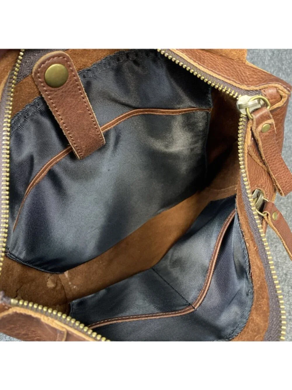 Duluth Trading Co Leather Messenger Backpack Crossbody Brown Pebbled Brass